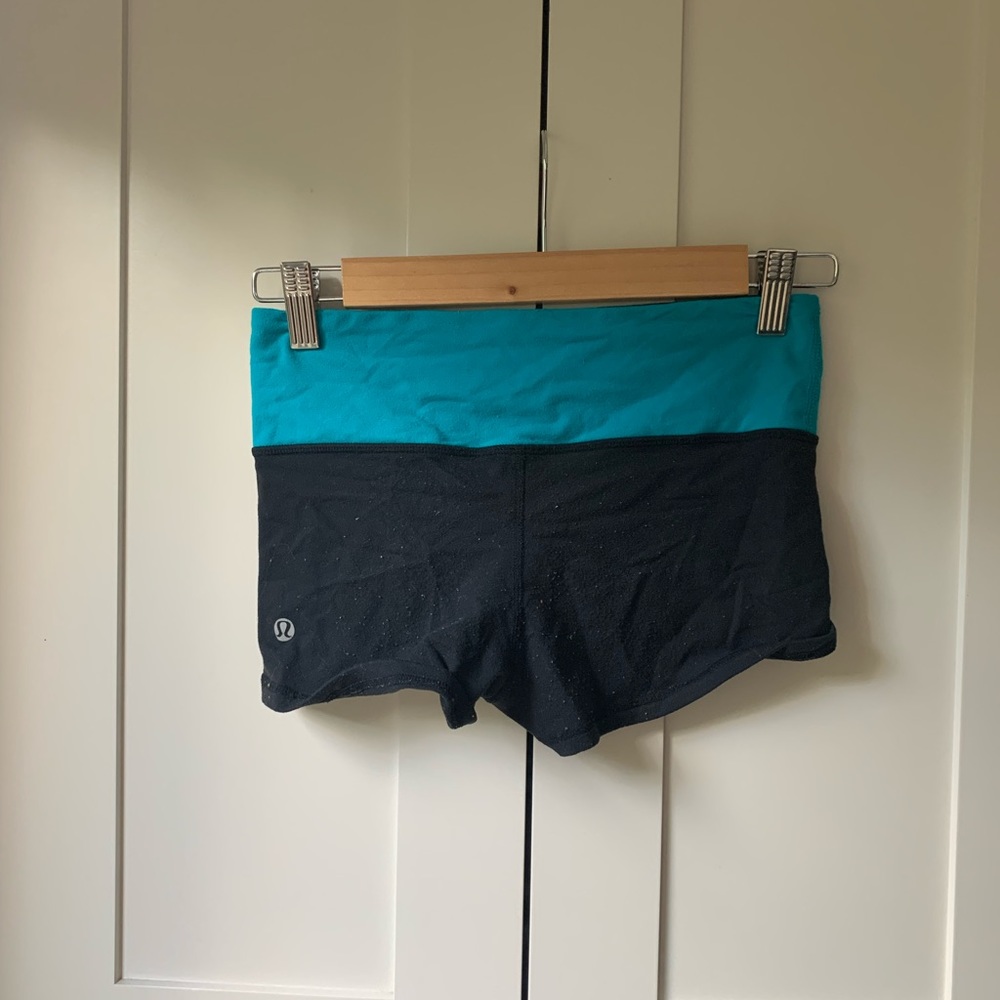 lululemon mini booty shorts